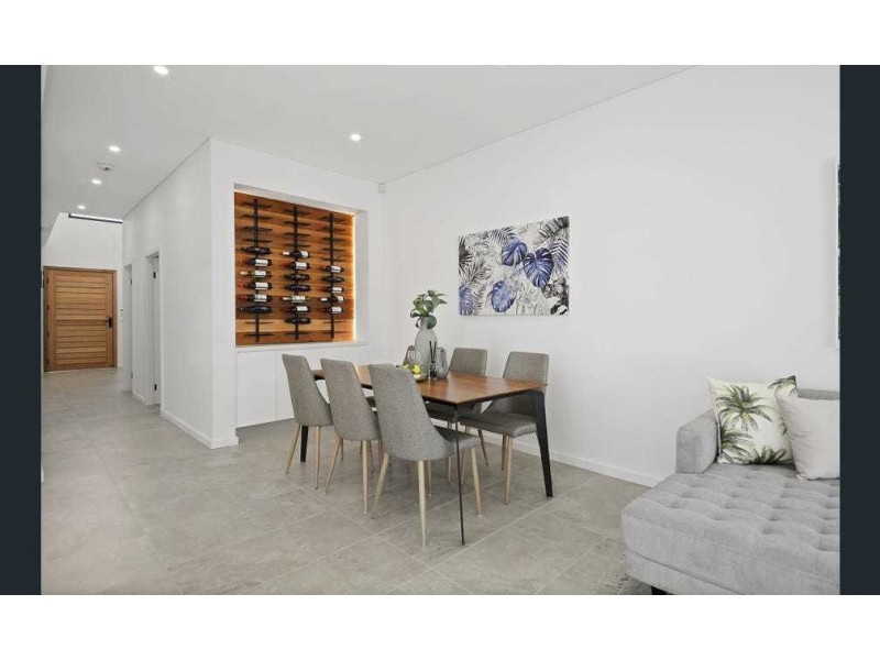 19a Stretham Avenue, Picnic Point NSW 2213