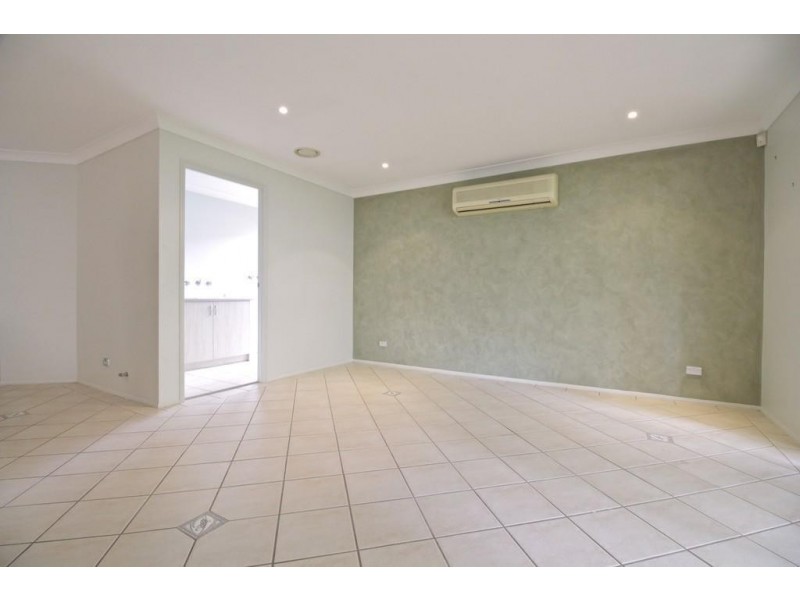 41 Wainewright Avenue, West Hoxton NSW 2171