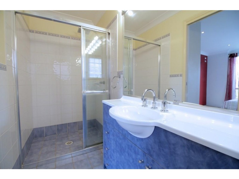 41 Wainewright Avenue, West Hoxton NSW 2171