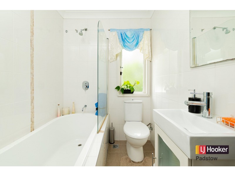 21 Matthews Avenue, East Hills NSW 2213