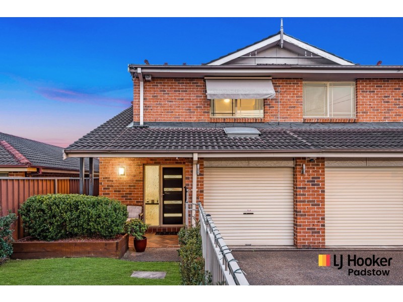 1/825 Henry Lawson Drive, Picnic Point NSW 2213