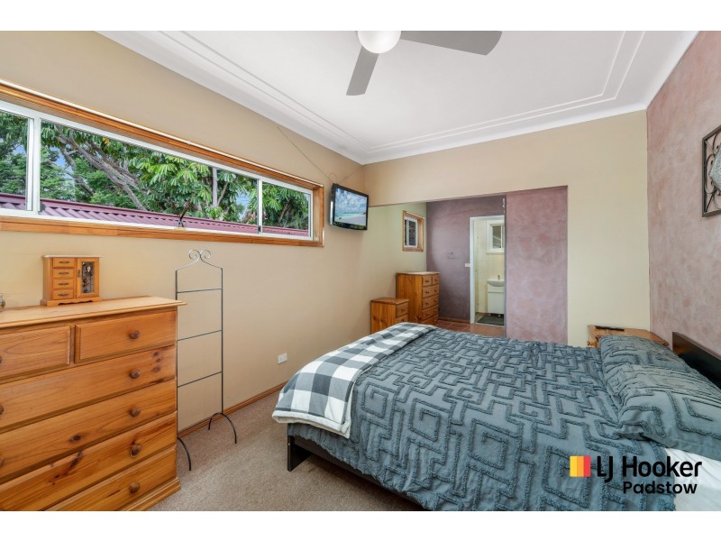 24 Stretham Avenue, Picnic Point NSW 2213
