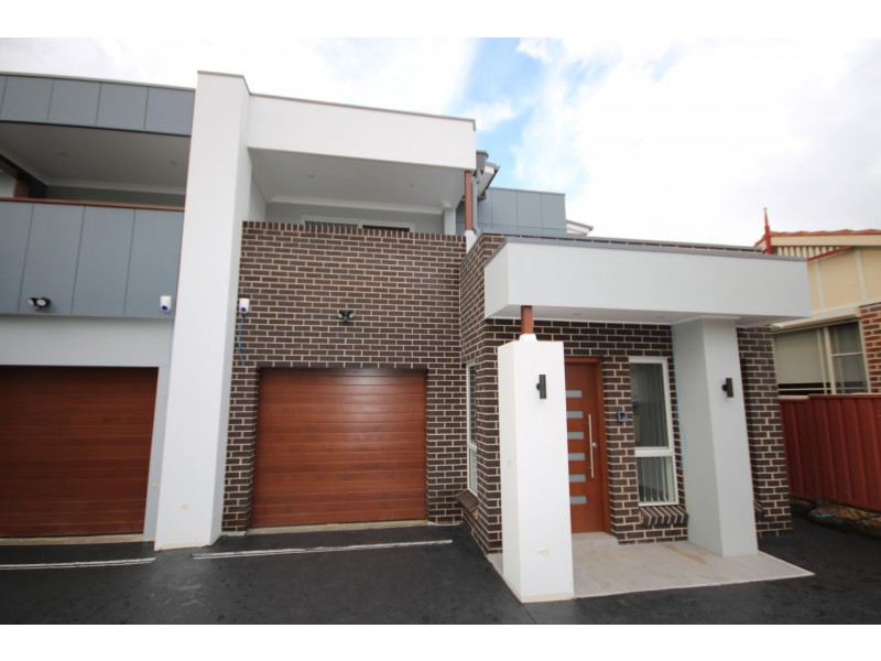 2 Lorraine Avenue, Padstow Heights NSW 2211
