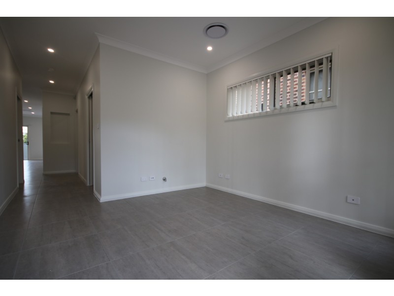 2 Lorraine Avenue, Padstow Heights NSW 2211
