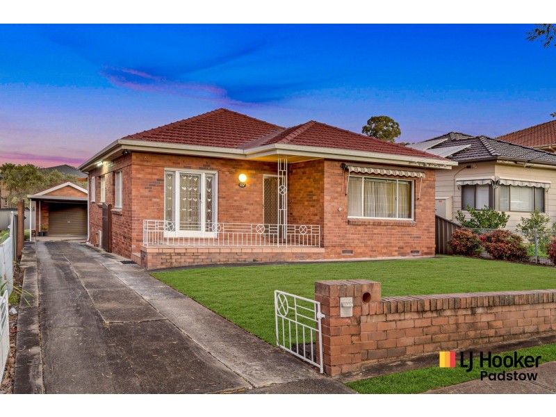 137 Arab Road, Padstow NSW 2211