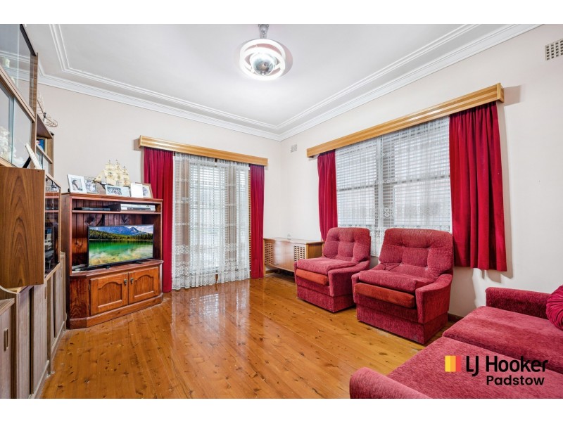 137 Arab Road, Padstow NSW 2211