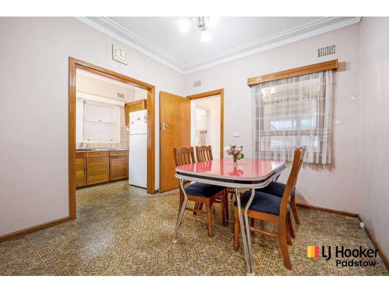 137 Arab Road, Padstow NSW 2211