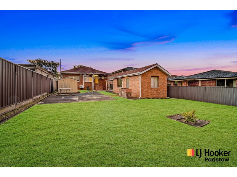 137 Arab Road, Padstow NSW 2211