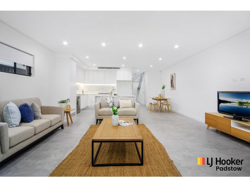 957A Henry Lawson Drive, Padstow Heights NSW 2211