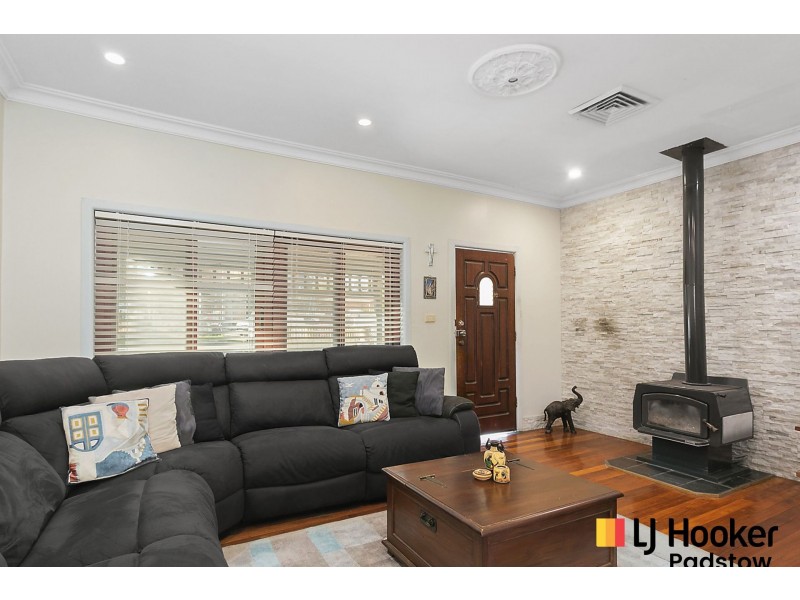 2 Delia Avenue, Revesby NSW 2212