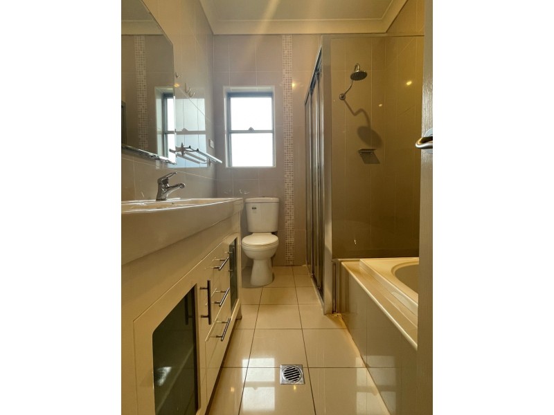 1 Kinross Place, Revesby NSW 2212