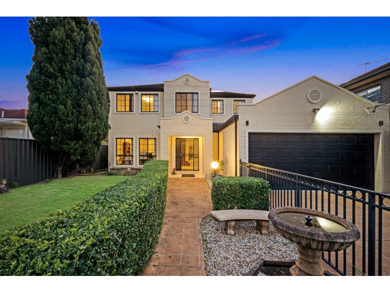 52 Kennedy Street, Picnic Point NSW 2213