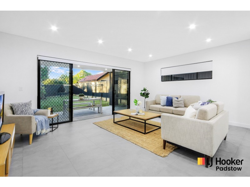 957 Henry Lawson Drive, Padstow Heights NSW 2211