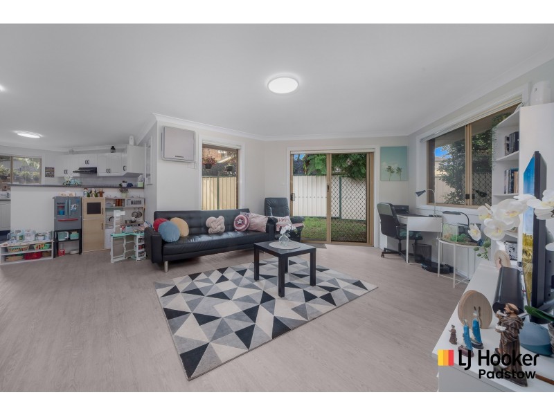 2/13 Kinross Place, Revesby NSW 2212