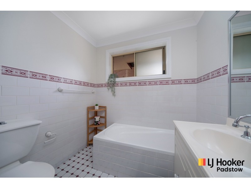 2/13 Kinross Place, Revesby NSW 2212