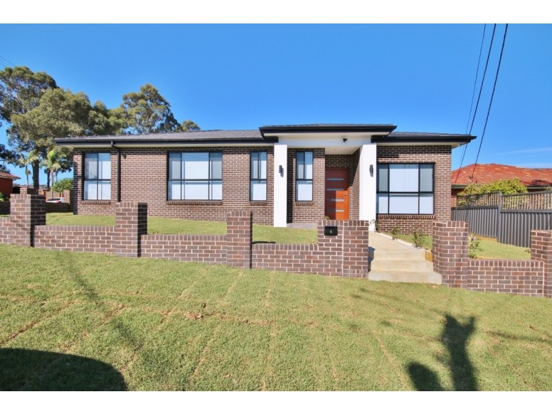 6 Ayres Crescent, Georges Hall NSW 2198