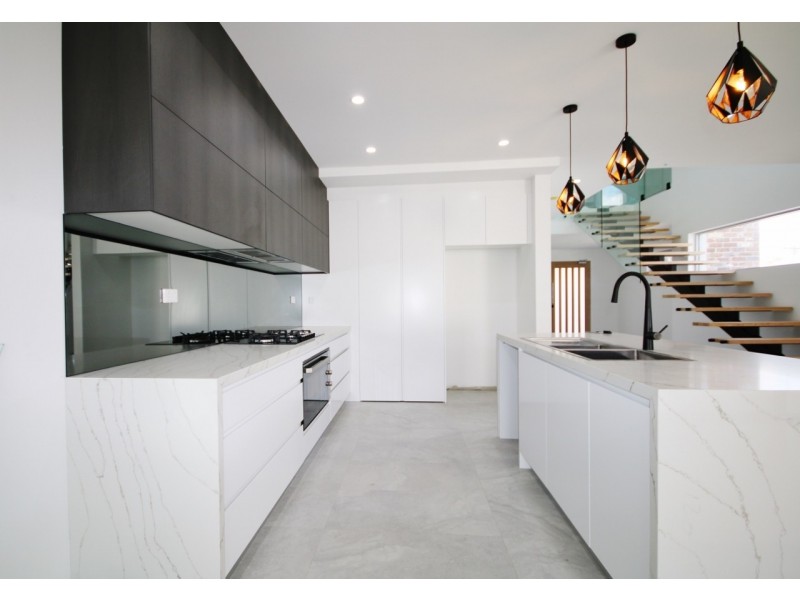 4 Gwandalan Road, Padstow NSW 2211