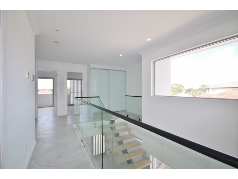 4 Gwandalan Road, Padstow NSW 2211