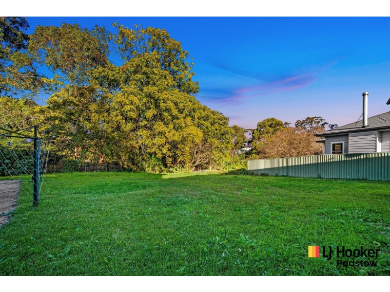 21 Matthews Avenue, East Hills NSW 2213