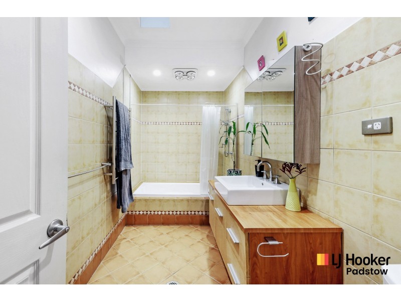13 Hodgkinson Crescent, Panania NSW 2213