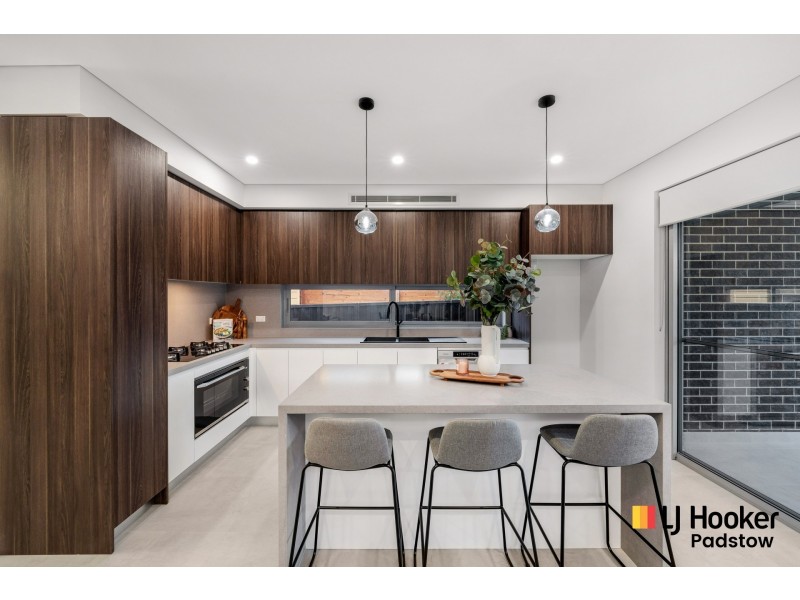 6 Sandakan Road, Revesby Heights NSW 2212