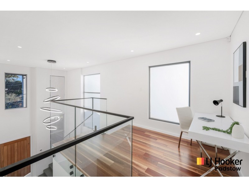 6 Sandakan Road, Revesby Heights NSW 2212