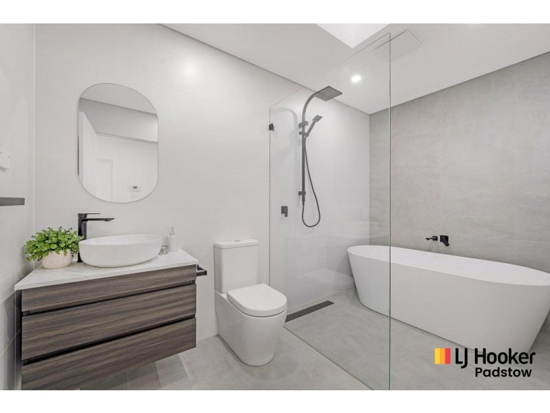 6 Sandakan Road, Revesby Heights NSW 2212