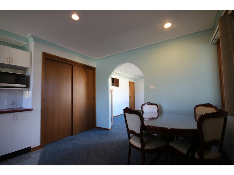 Granny Fla/26 Rivenoak Avenue, Padstow NSW 2211