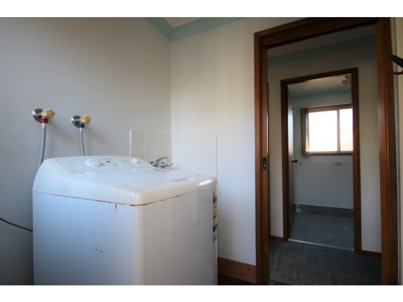 Granny Fla/26 Rivenoak Avenue, Padstow NSW 2211