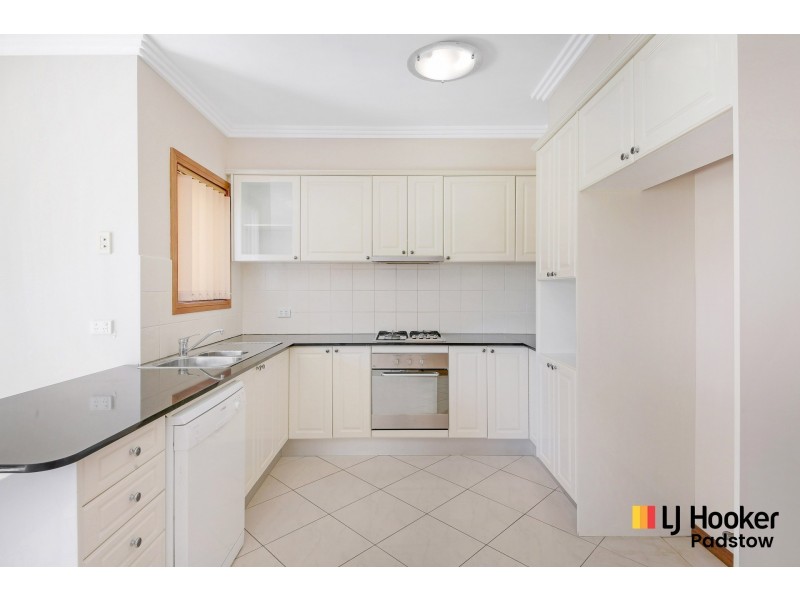 2/38-40 Doyle Road, Revesby NSW 2212
