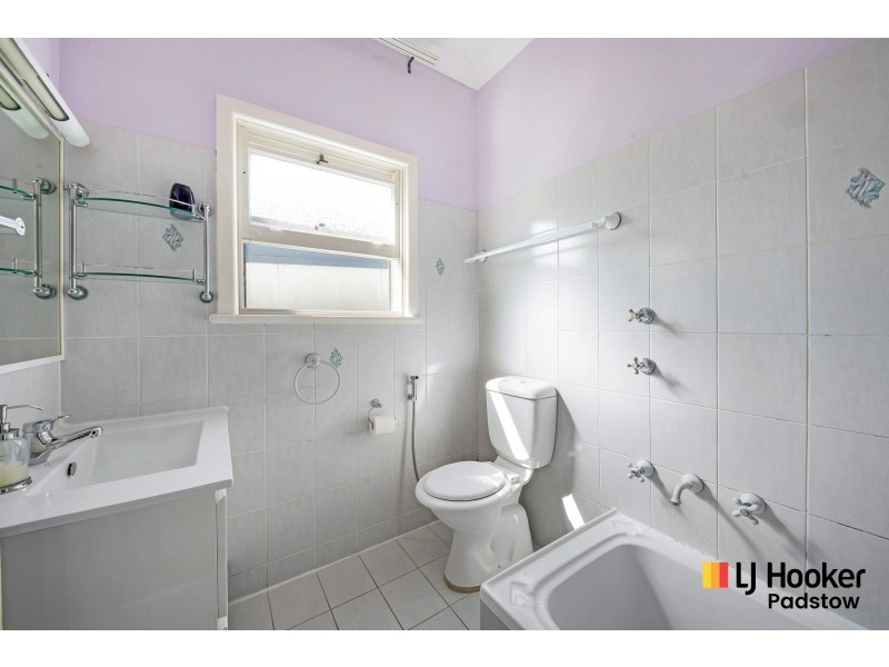 1 Wall Avenue, Panania NSW 2213