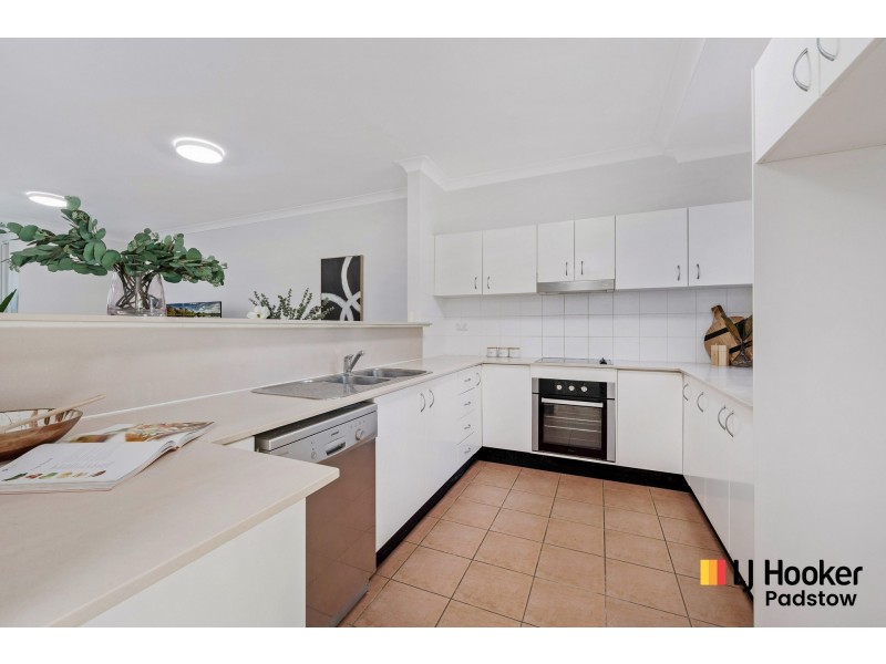 2/98 Kingsway, Woolooware NSW 2230