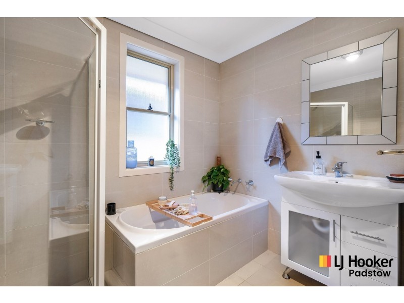 13 Matthews Avenue, East Hills NSW 2213