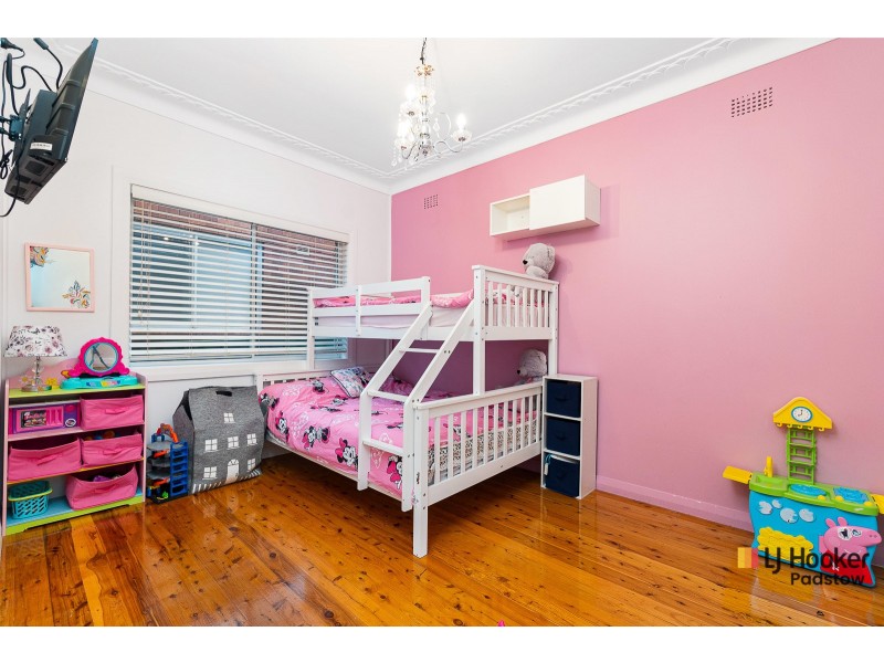 17 Woodburn Avenue, Panania NSW 2213