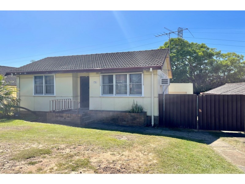 223 Davies Road, Padstow NSW 2211