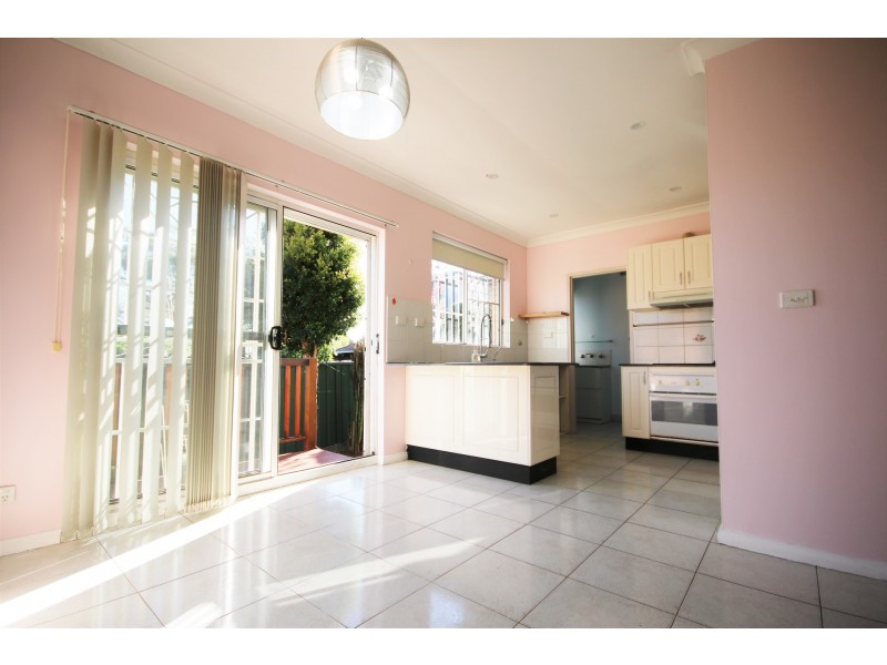 6/30 Albion Street, Roselands NSW 2196