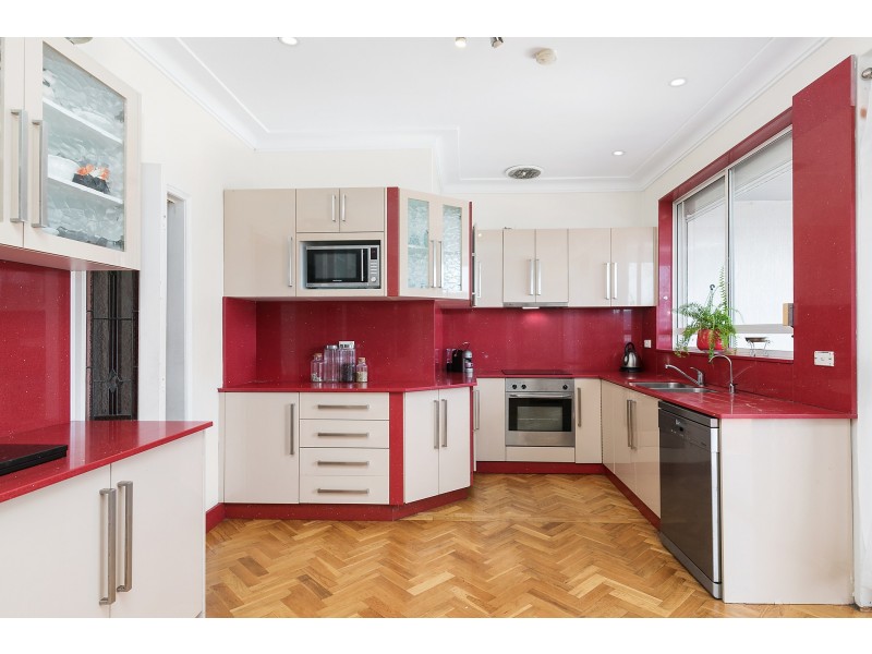 30 Cumberland Avenue, Georges Hall NSW 2198