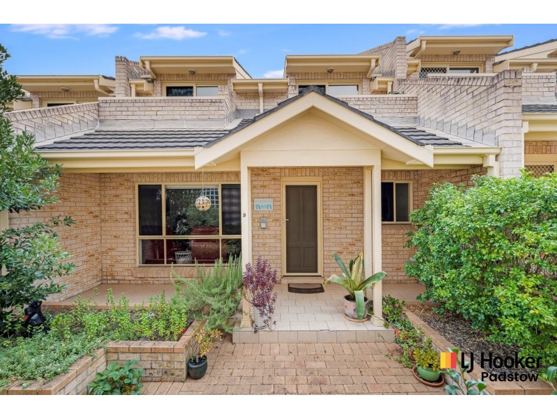 9/837 Henry Lawson Drive, Picnic Point NSW 2213