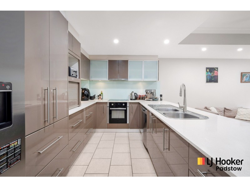9/837 Henry Lawson Drive, Picnic Point NSW 2213