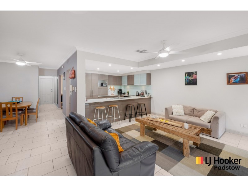 9/837 Henry Lawson Drive, Picnic Point NSW 2213