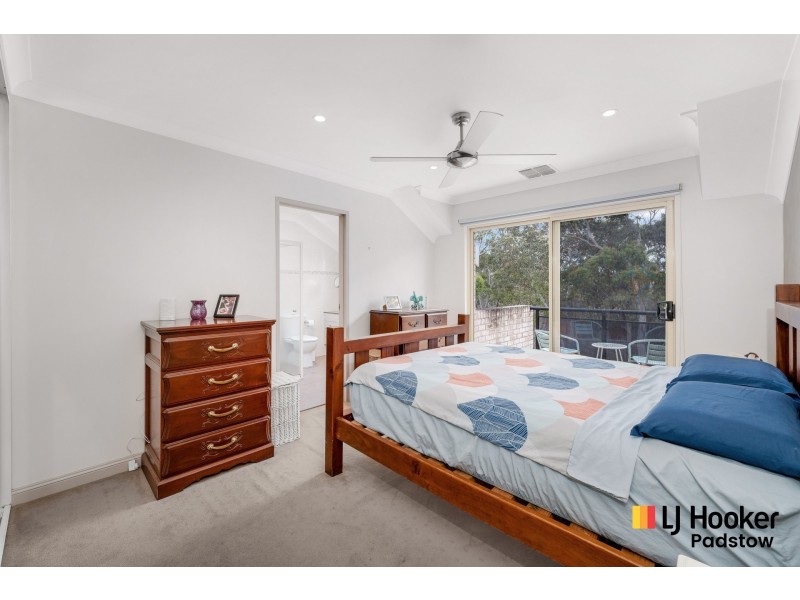 9/837 Henry Lawson Drive, Picnic Point NSW 2213