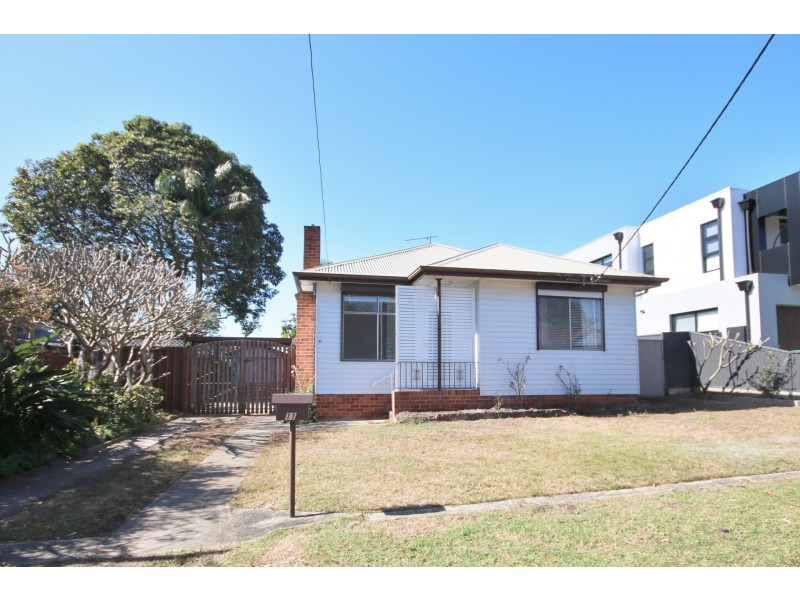 11 Adelaide Road, Padstow NSW 2211