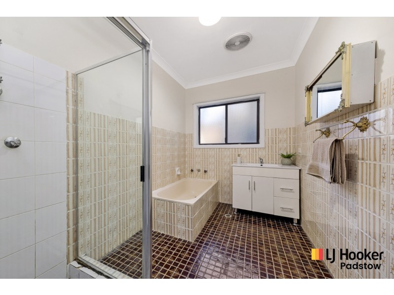 169 Davies Road, Padstow NSW 2211