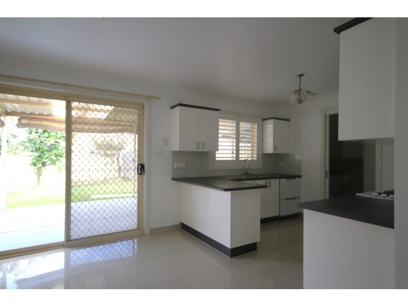 14b Woolgoolga Avenue, Hoxton Park NSW 2171