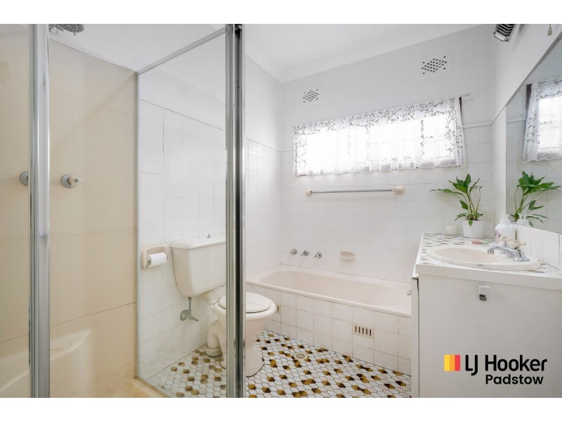 19 Edinburgh Drive, Revesby Heights NSW 2212