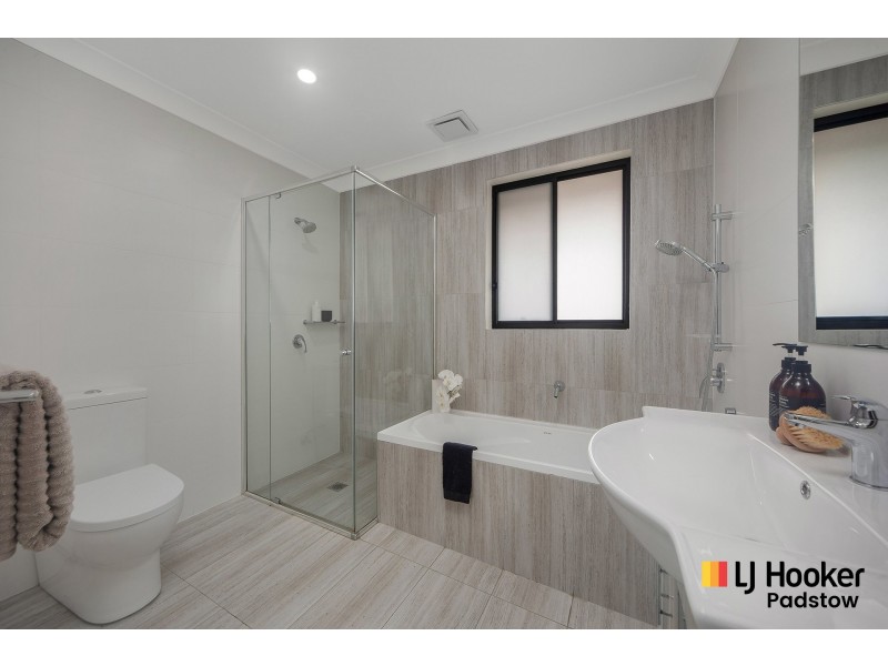 11/10 Old Glenfield Road, Casula NSW 2170