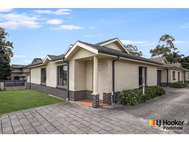 2/75 Uranus Road, Revesby NSW 2212