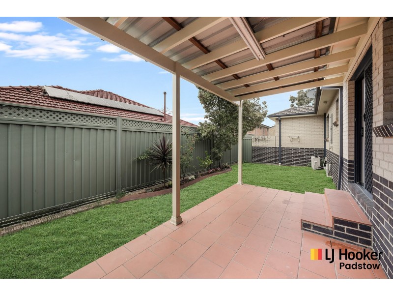 2/75 Uranus Road, Revesby NSW 2212