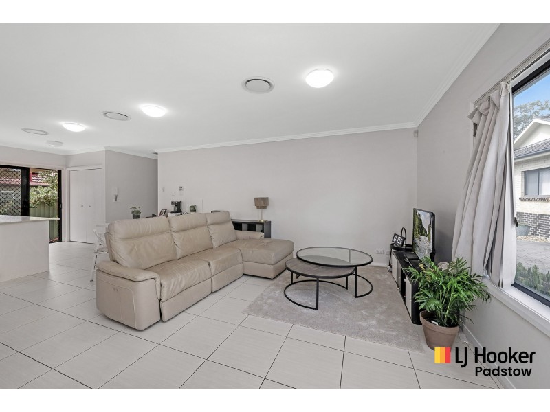 2/75 Uranus Road, Revesby NSW 2212