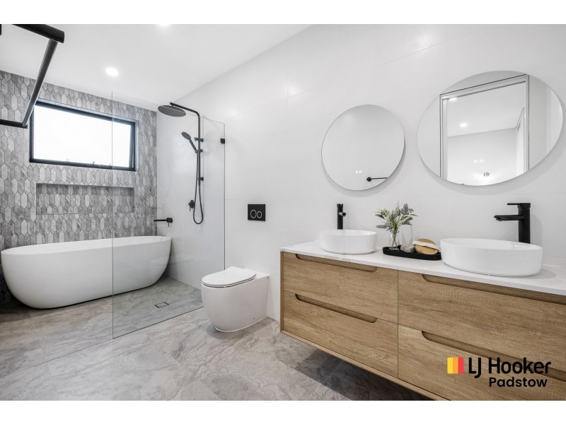 5A Roslyn Avenue, Panania NSW 2213